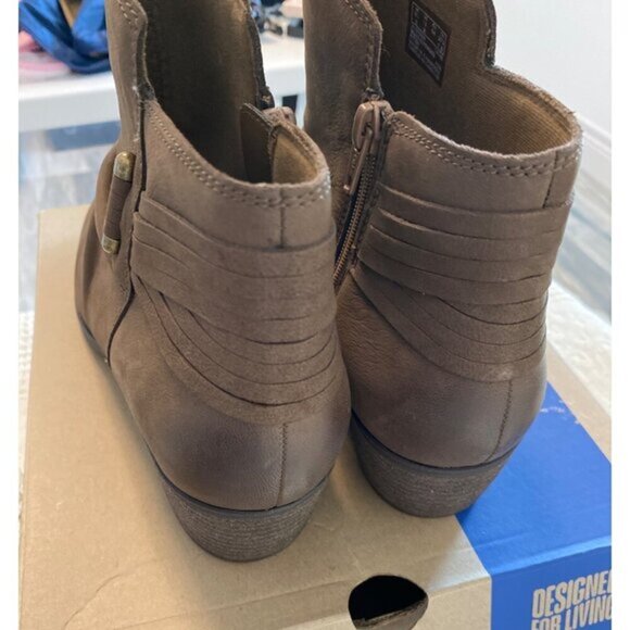 Clarks Charlten Rosa Women's Boots Mushroom Nubuck : 12 B - Medium, NIB - Picture 6 of 16